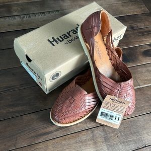 BearPaw “Silvia” Huaraches in the color saddle